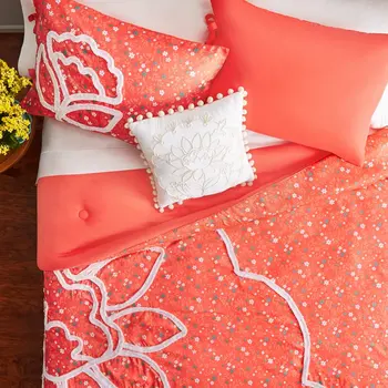 Полный комплект одеял из полиэстера Woman Coral с хохолком из 4 частей/Queen-Size